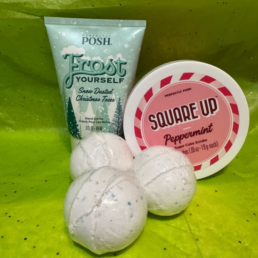 Perfectly Posh Frost Yourself, Square Up and 3 Bath bomb bundle. NWT